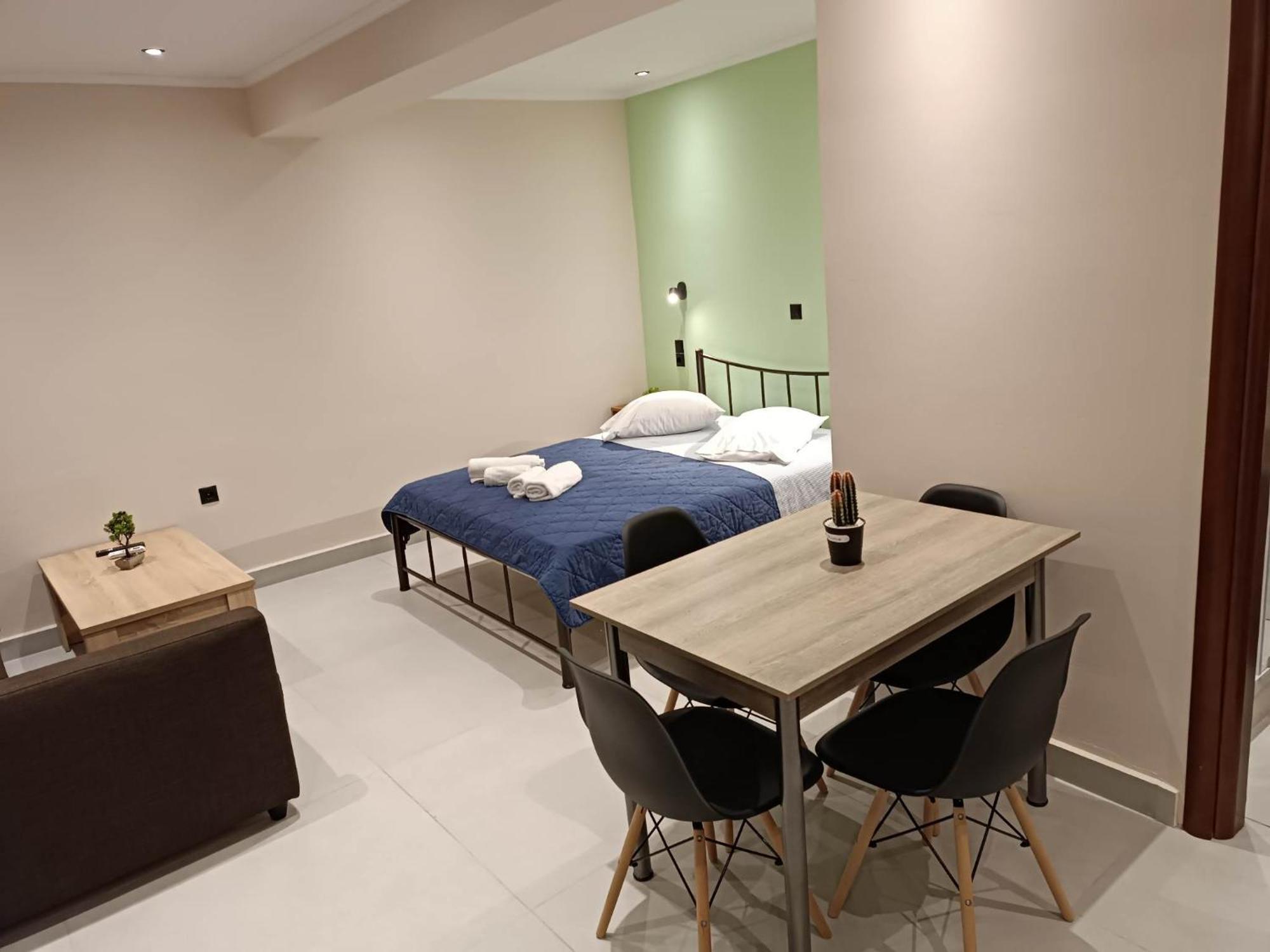 Newly Renovated Apartment Next To The Port Mantouki Exterior foto